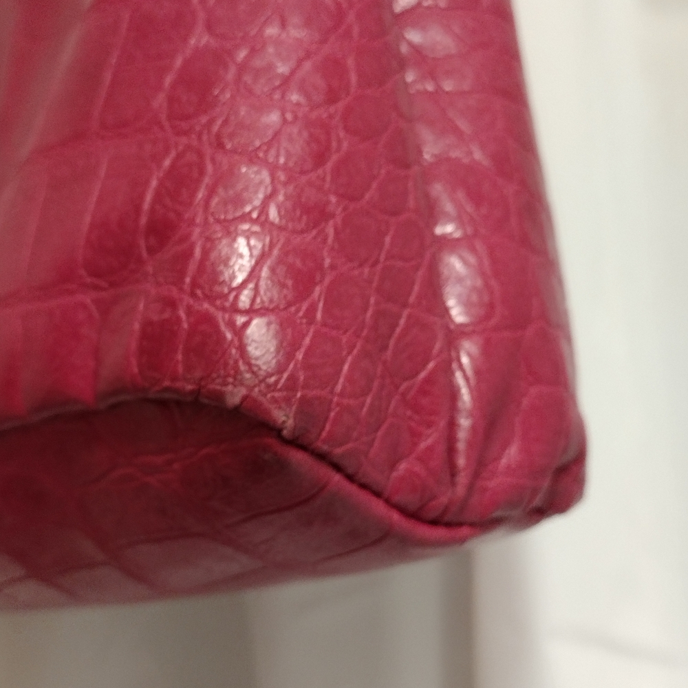 Bueno Red Crocodile-Embossed Shoulder Bag - Picture 9 of 15